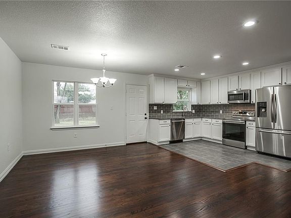 3rd image of 10835 Mandalay Dr