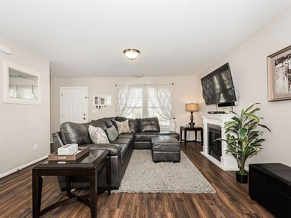 4th image of 11627 Village Pond Dr