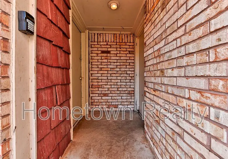 7301 Edenborough Dr — Photo 4