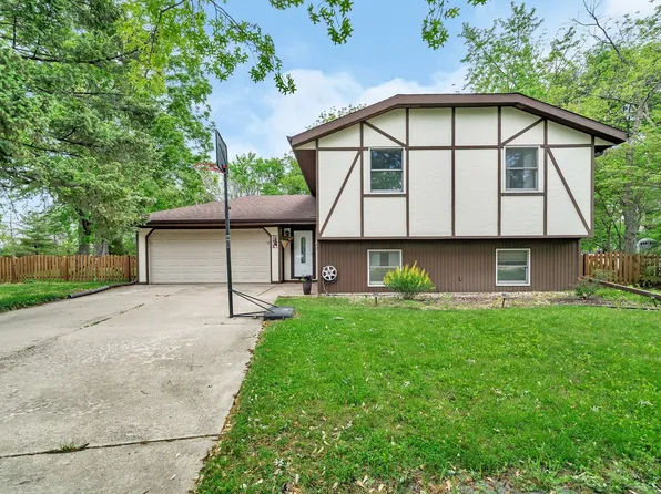 2431 Parklake Dr, Morris, IL 60450