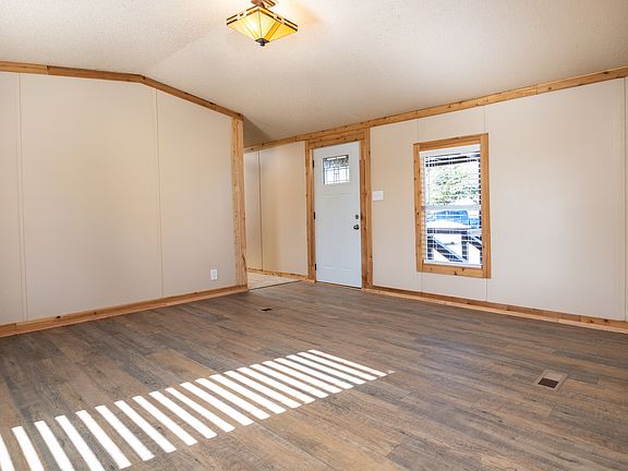 2nd image of 10409 Sunrise Cir