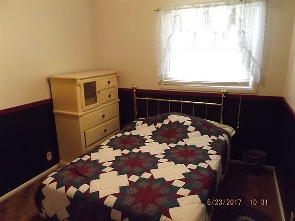 3rd image of 2002 S Phillip Dr