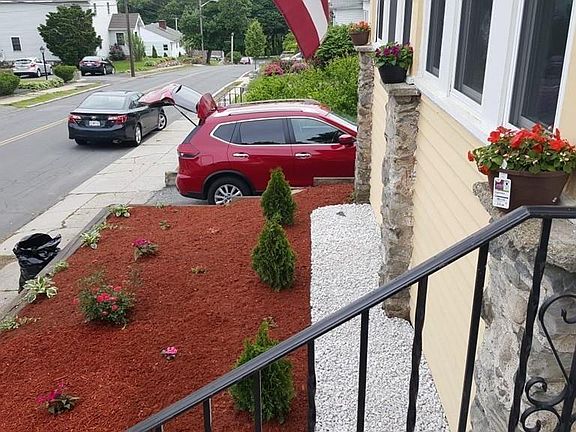 3rd image of 1131 Essex St