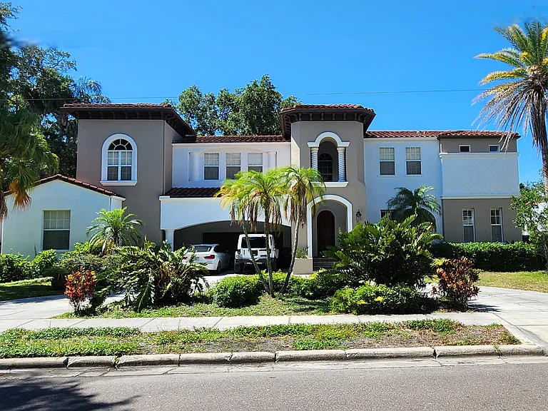 4612 W Leona St — Photo 1