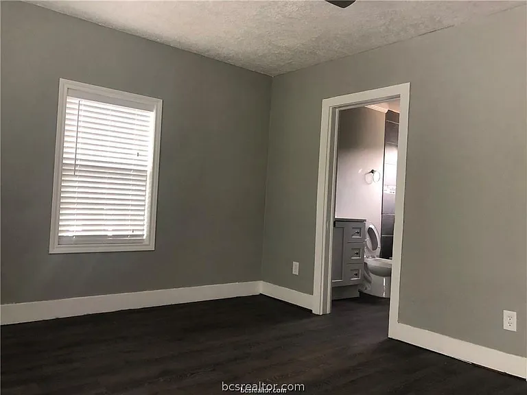 1704 N Baker St — Photo 7
