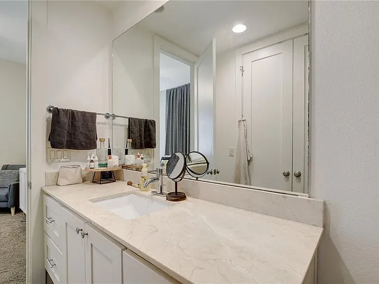 2708 San Pedro St #301 — Photo 12