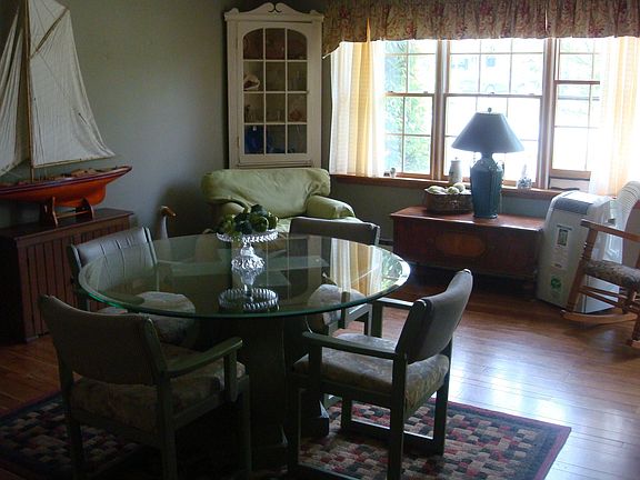 Dinning/Sitting Area