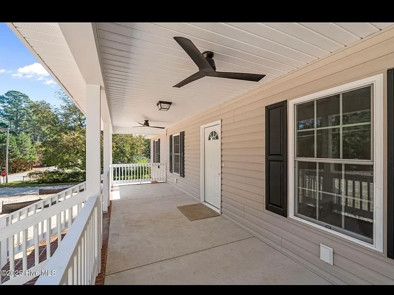 215 Beech St — Photo 19
