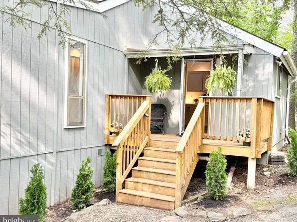 101 Chief Cornstalk Trl, Hedgesville, WV 25427