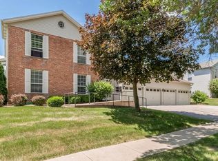 6320 Greenbriar Ln SW UNIT B, Cedar Rapids, IA 52404