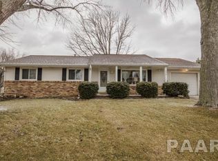 906 Chelsea Pl, Washington, IL 61571