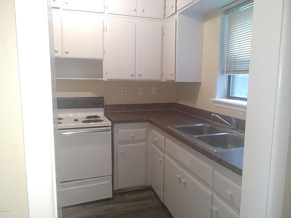 4th image of 1028 Underhill Dr