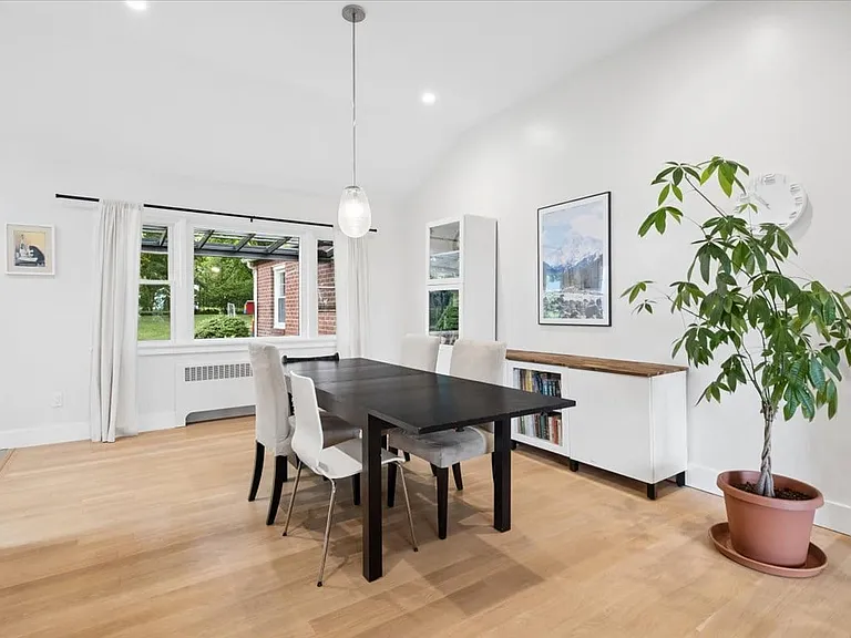 54 Park Cir — Photo 14