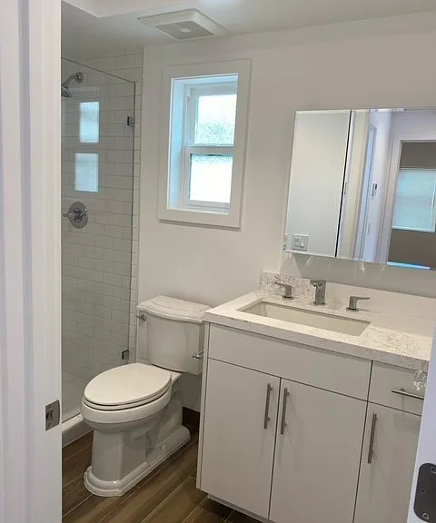557 N Olive St #C — Photo 10
