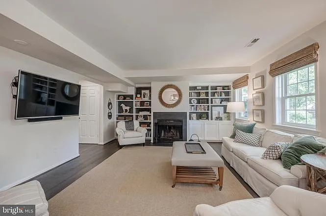 6679 Hillandale Rd — Photo 4