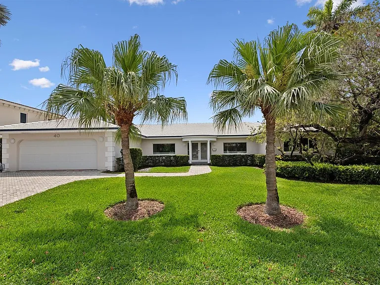 40 Isla Bahia Dr — Photo 1