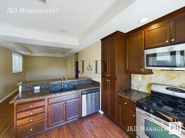 3036 Oliphant St #1 — Photo 9