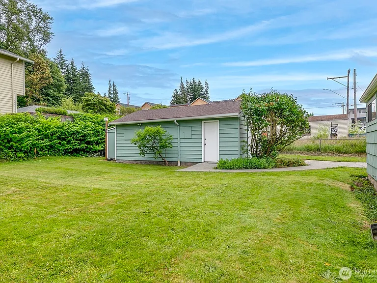 7009 Rainier Dr — Photo 20