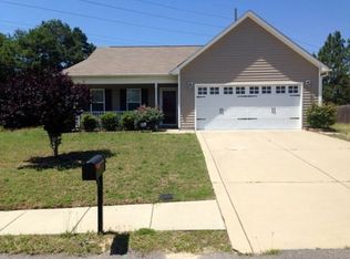 551 Mildenhill Rd, Hope Mills, NC 28348