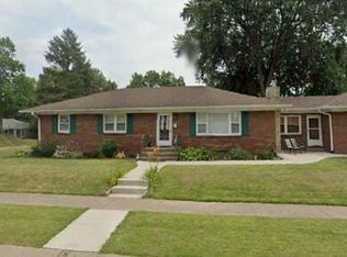 925 E 32nd St, Davenport, IA 52803