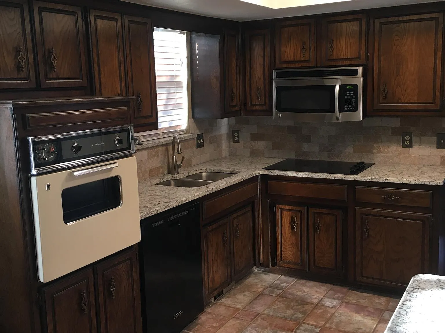2112 Crystal Drive — Photo 4