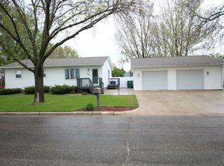420 13th St NW, Watertown, SD 57201
