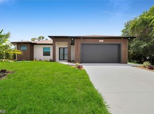 2603 15th St SW, Lehigh Acres, FL 33976