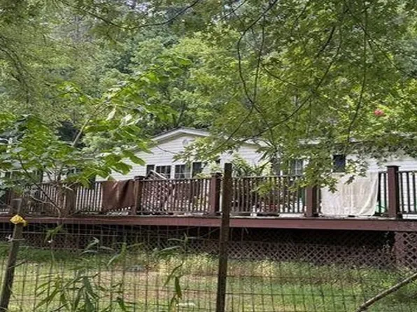 15 Wright Rd, Whittier, NC 28789