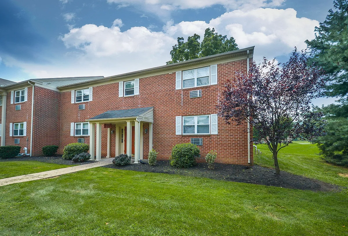 Building Photo - Sanbrook Apartments