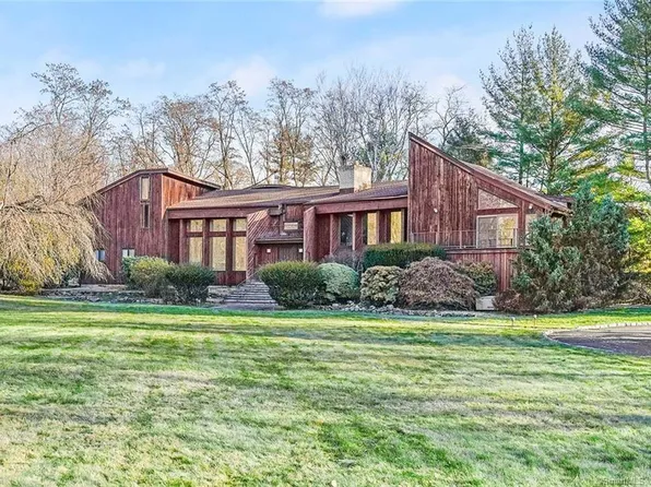 2177 Cross Highway, Fairfield, CT 06824