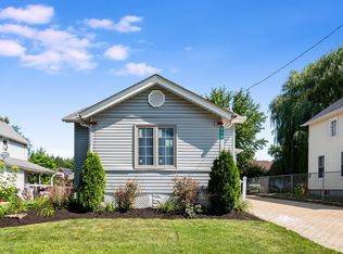 836 Superior St, Aurora, IL 60505