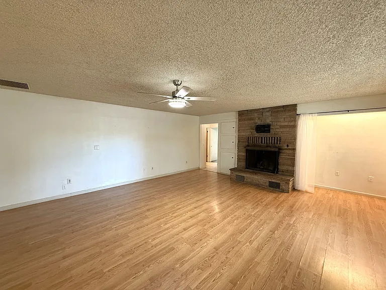 1201 Palm Ave — Photo 2