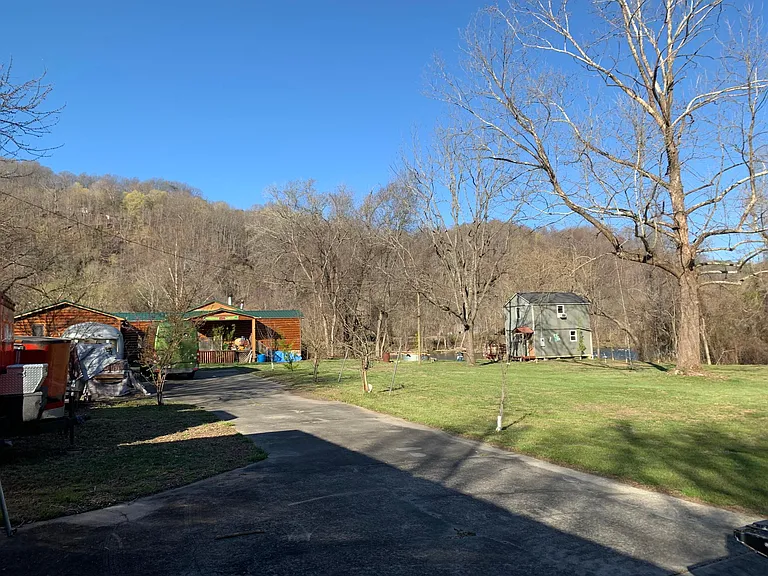1421 River Rd — Photo 30