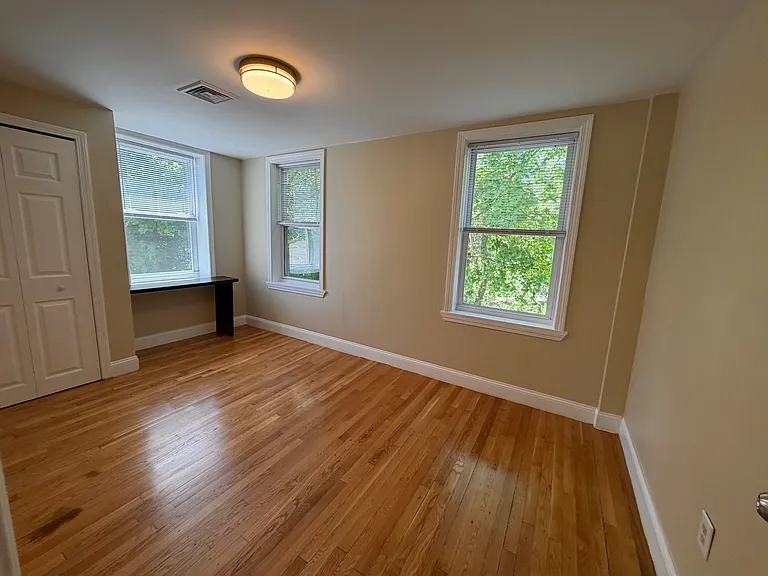 117 Arlington St #B — Photo 9