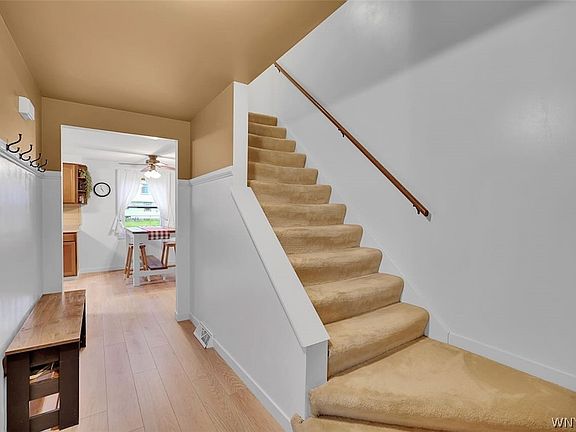 3rd image of 387 Seabrook Dr