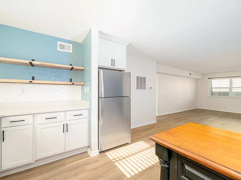 Ocean Air Apartments — Photo 17