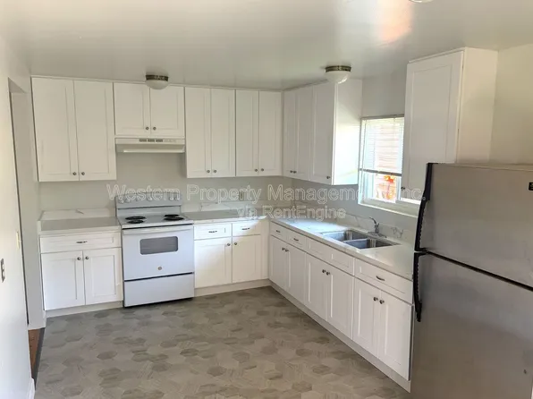 4610 Garnet St, Capitola, CA 95010
