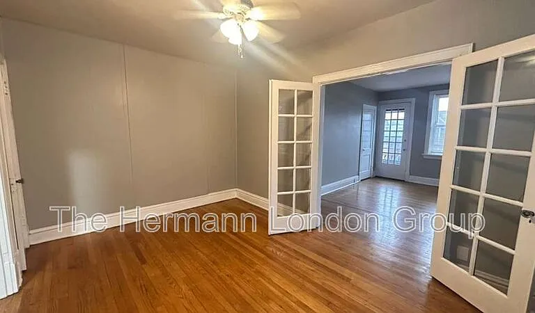 5042 Pernod Ave #2F — Photo 5
