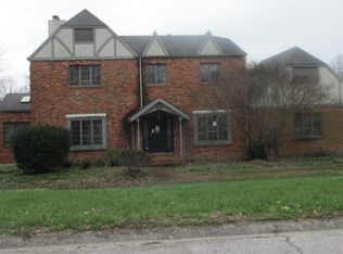 36 Cheshire Dr, Maryville, IL