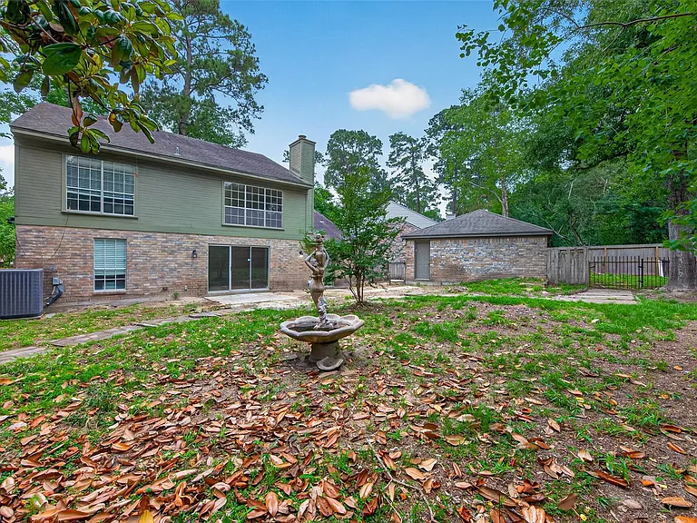 106 Breezy Point Pl — Photo 37