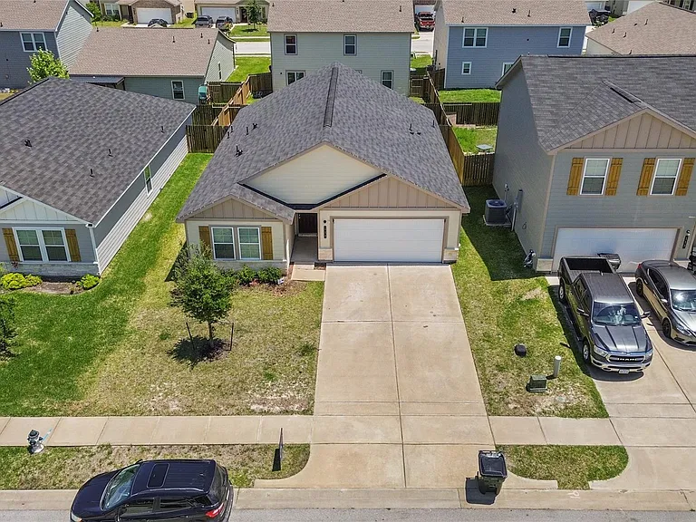 111 Bering Dr — Photo 24