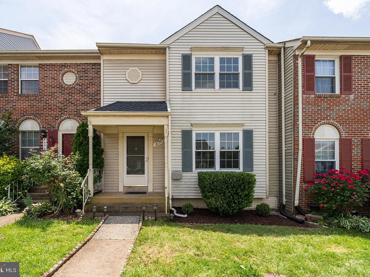3 bed, 2.5 bath, 1432 sqft, $2,550 — Photo 2