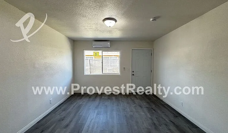 11800 White Ave #7 — Photo 4