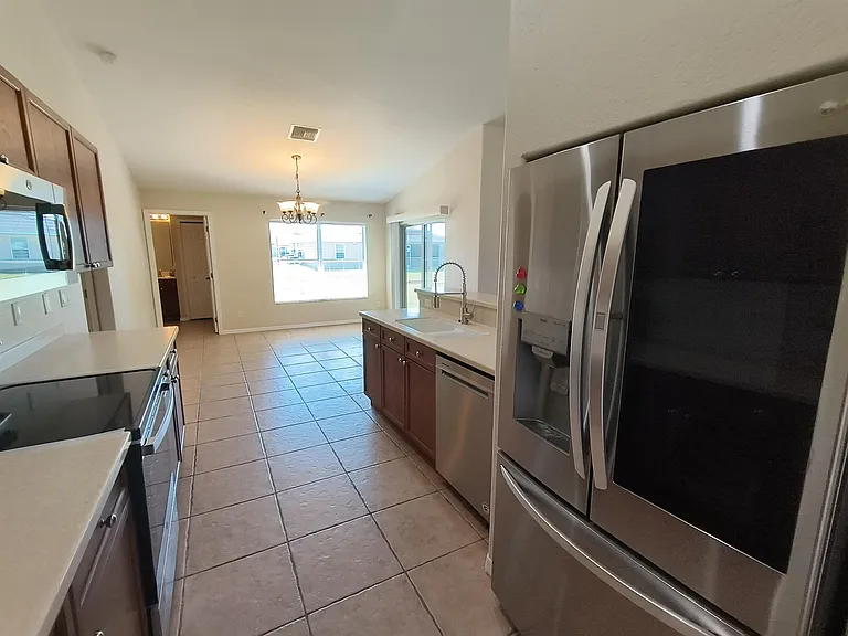 2208 NW 18th Ave — Photo 7