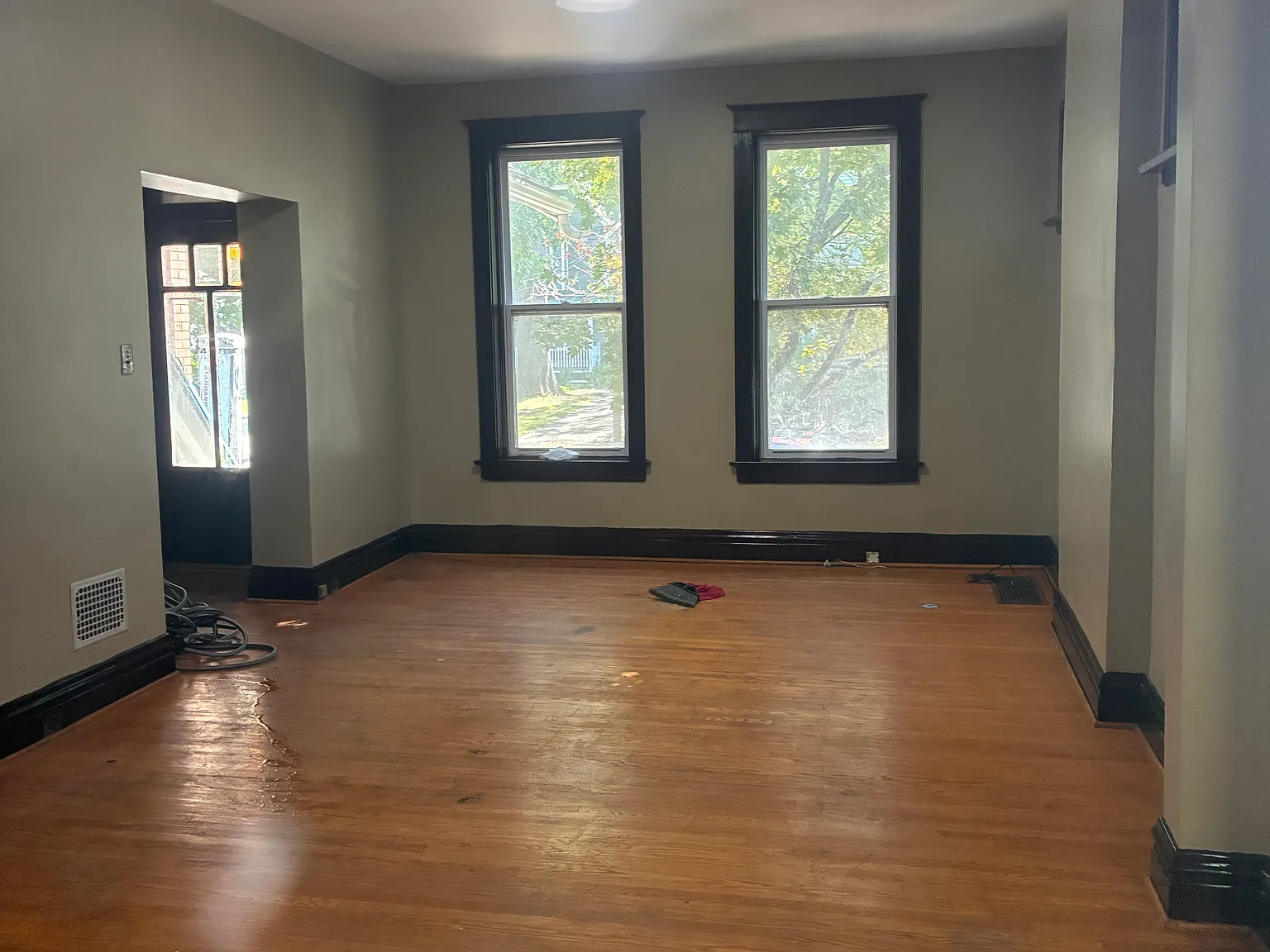 2 bed, 1250 sqft, $1,300 — Photo 4