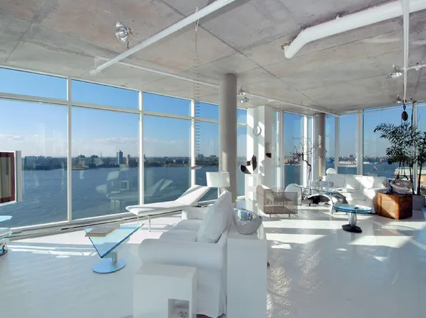 173 Perry Street image 1 of 10