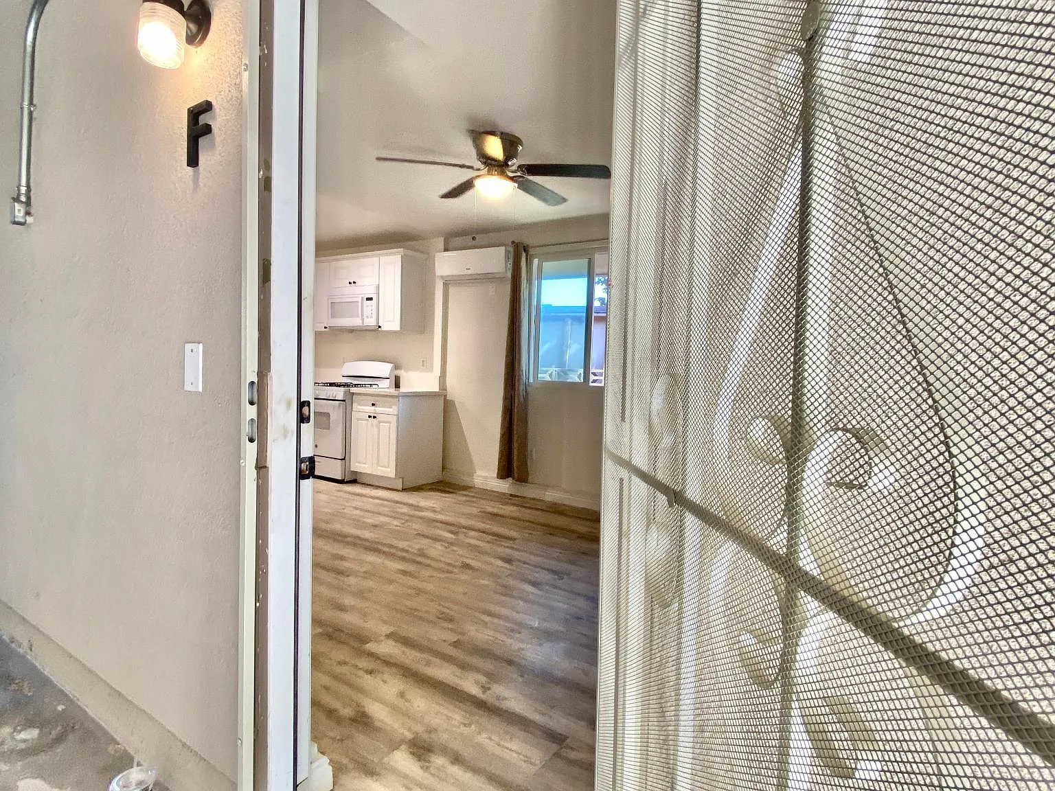 1368 E Kingsley Ave — Photo 4