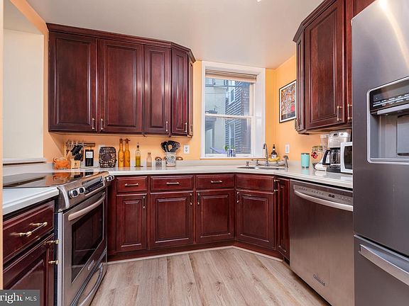 3rd image of 5 Maryland Ave APT 4
