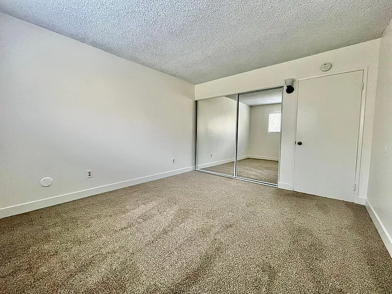 4036 Oregon St — Photo 9