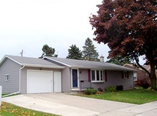 912 1st St, Kewaunee, WI 54216
